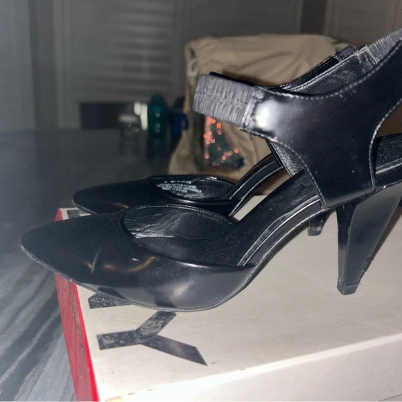 DKNY black heels - Picture 3 of 4